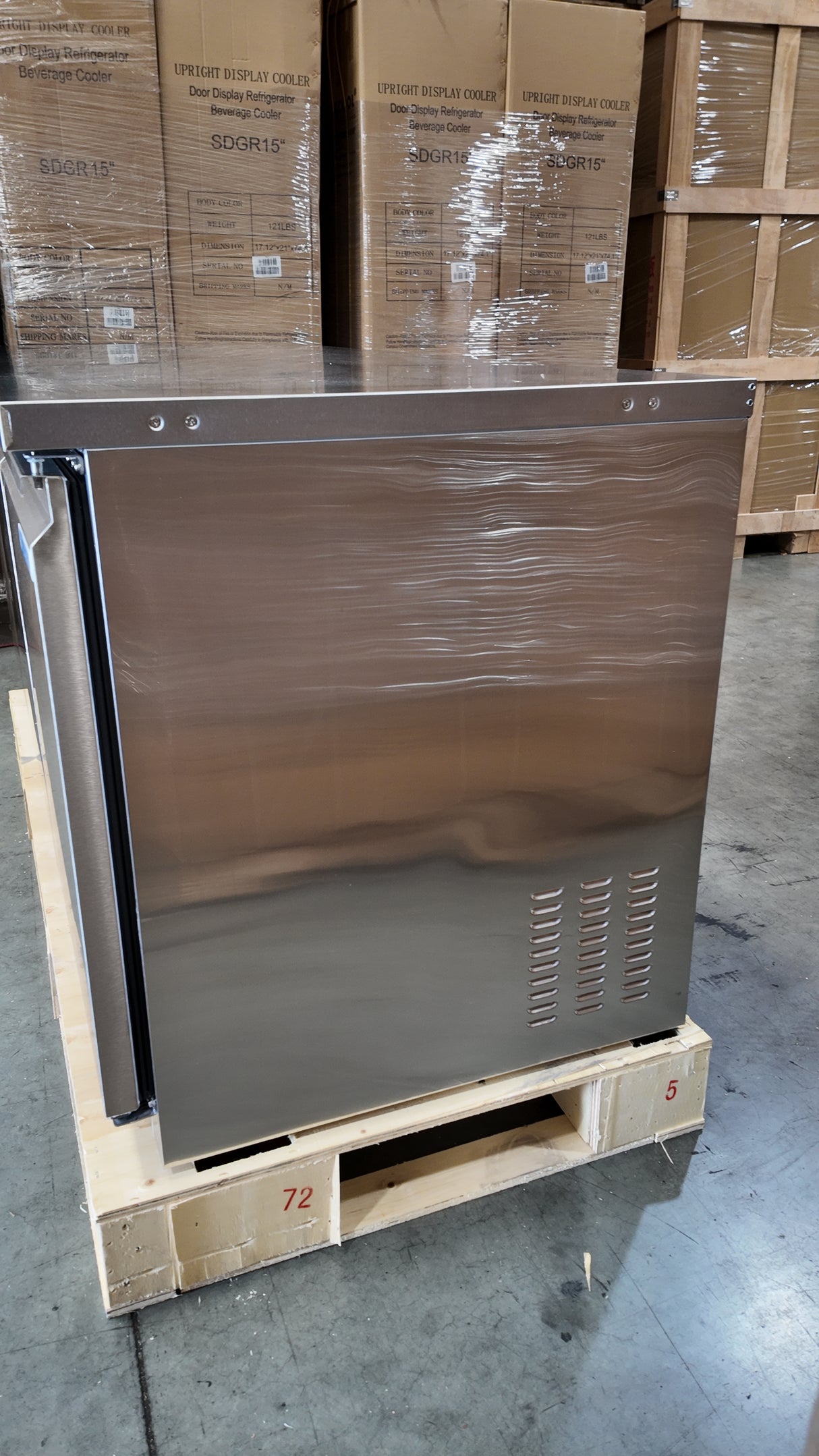 UC-72F 72‘’ Undercounter Three Section Door Freezer